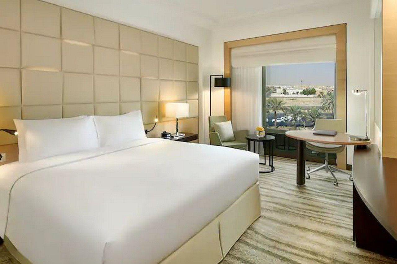 Doubletree By Hilton Hotel Riyadh - Al Muroj Business Gate Exterior photo
