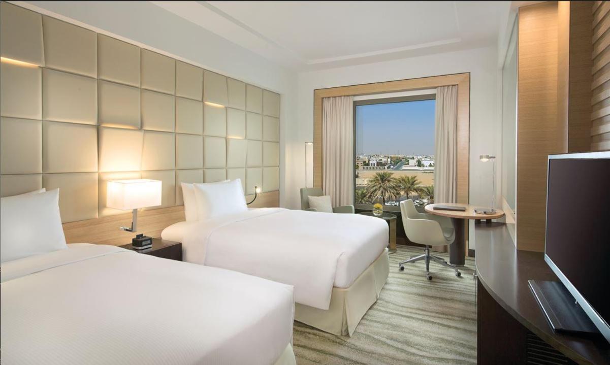 Doubletree By Hilton Hotel Riyadh - Al Muroj Business Gate Exterior photo