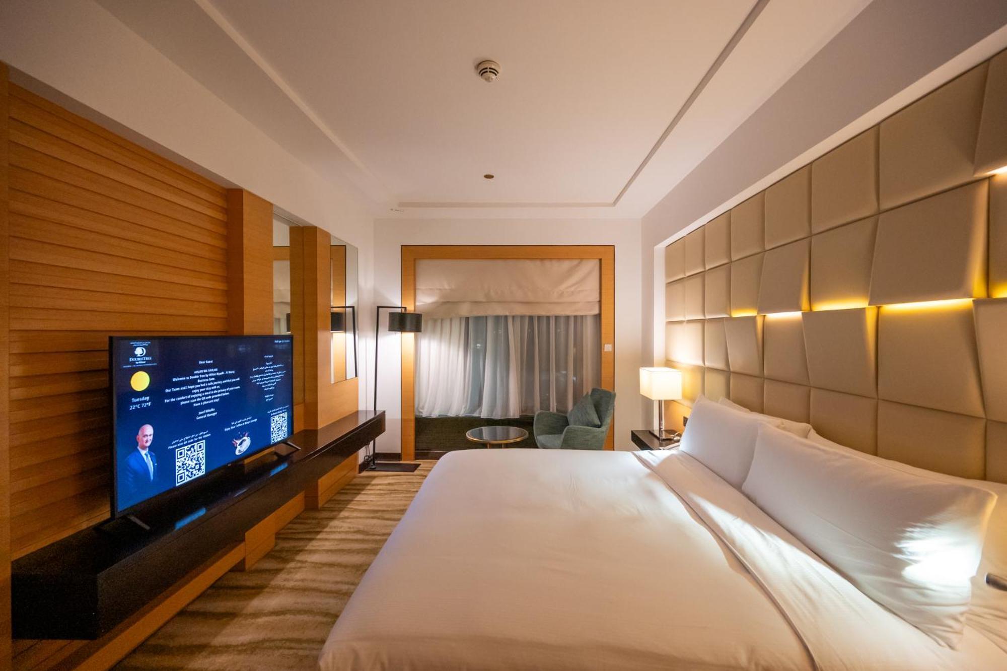 Doubletree By Hilton Hotel Riyadh - Al Muroj Business Gate Exterior photo
