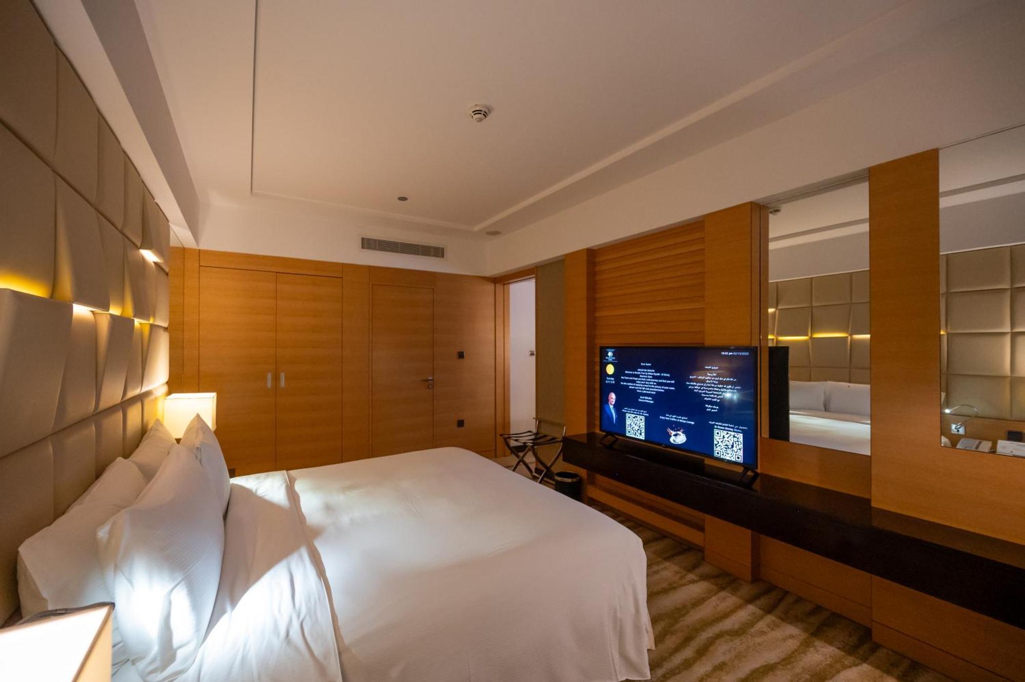 Doubletree By Hilton Hotel Riyadh - Al Muroj Business Gate Exterior photo
